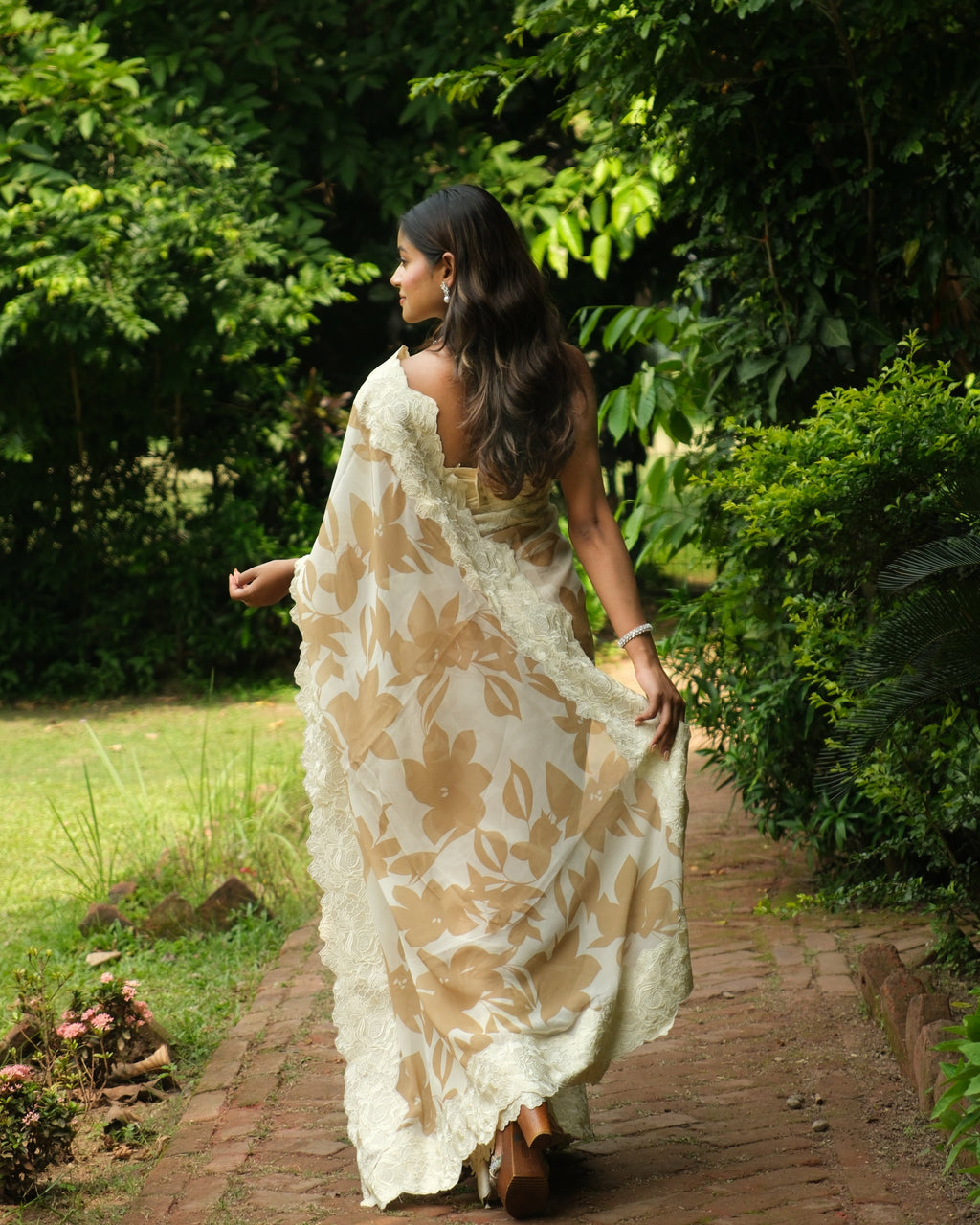 Beige Georgette Threadwork Saree