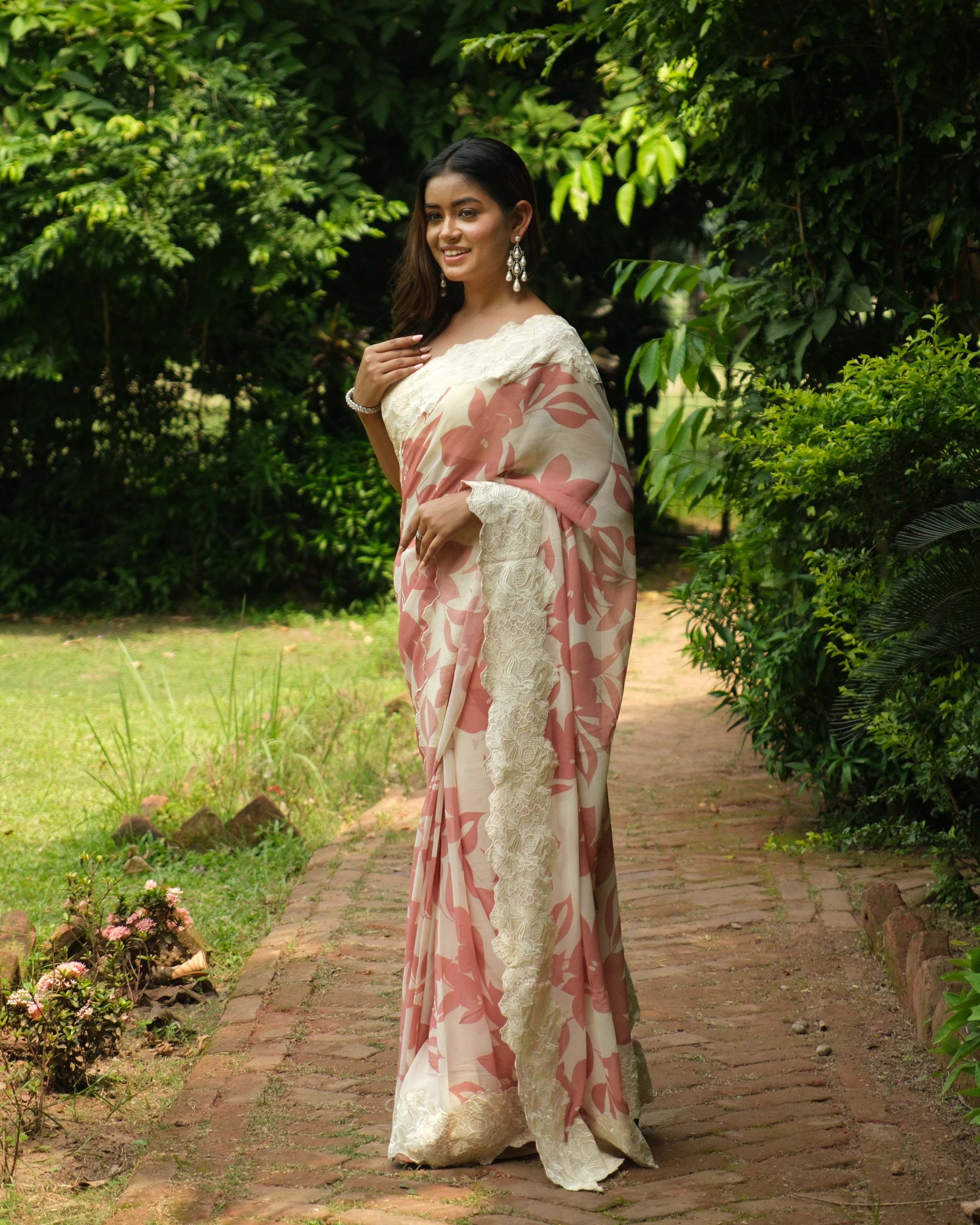 Rose Pink Georgette Threadwork Saree